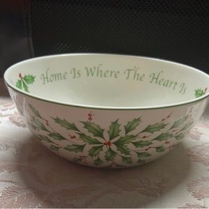 Lenox Home Is Where the Heart Is holly bowl